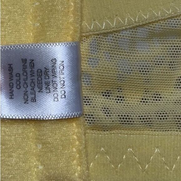 Ashley Stewart Convertible Lace Underwire Bra - Picture 12 of 14